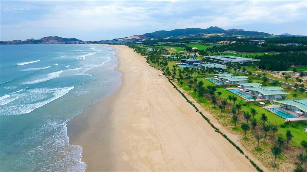 Cần tiền bán cắt lỗ lô đất nền liền kề flc lux city cạnh resort 900 tr (tặng móng 295tr) 108mv