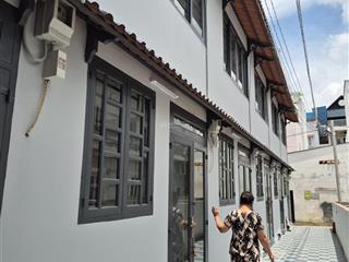 Nhà mới xây đẹp như tranh điện nước riêng kdc pháp lý chuẩn sát ngay chợ thiết lê văn khương q12