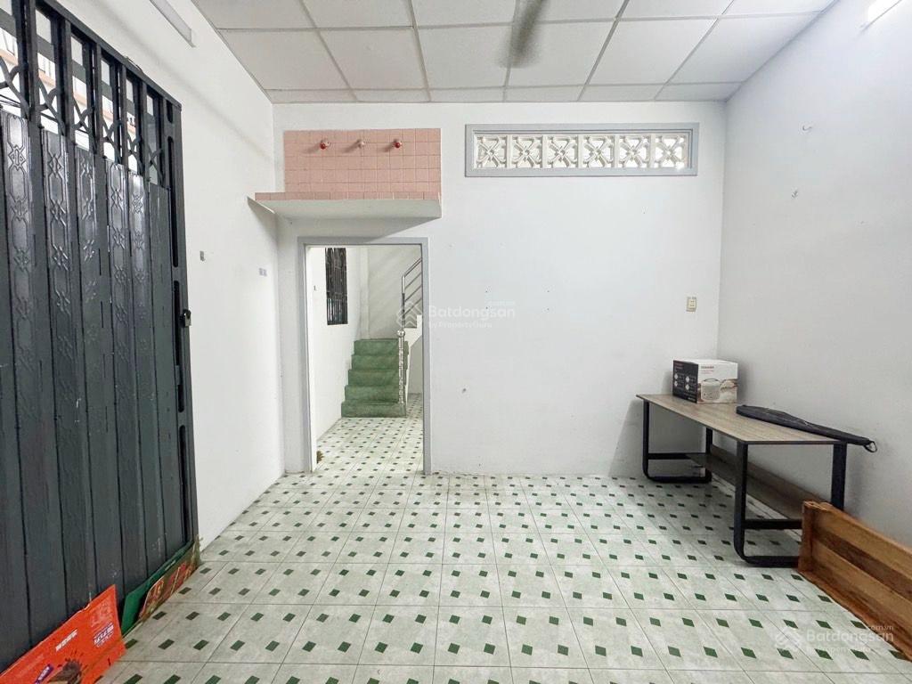 Nhà 2 tầng đường 3/2  quận 11  gần mặt tiền  ngang 4m  giá 4,x t.ỉ