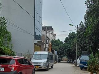 Bán đất phố lạc long quân 150m² 2 mặt tiền cách hồ 50m đường ô tô tránh giá 36.5 tỷ