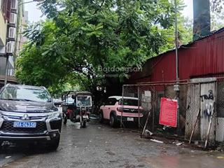 Bán đất tặng nhà cấp 4 mặt ngõ lô góc, ô tô tránh gần lê văn lương