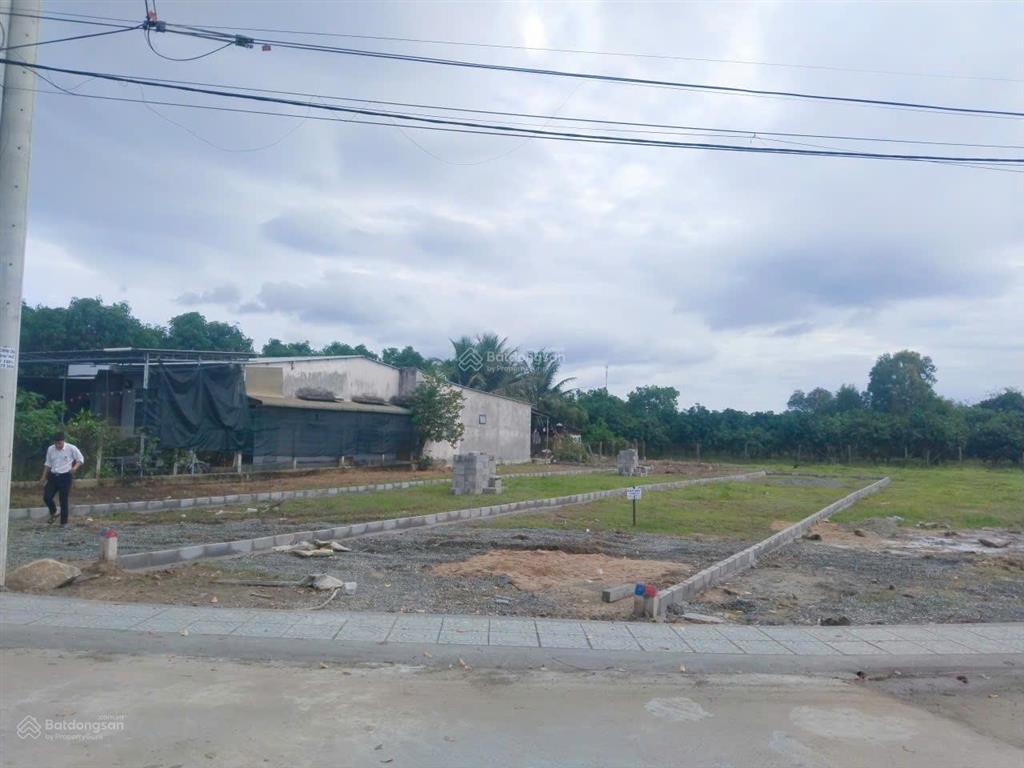 Bán 2 lô suối tân ngay khu dân cư gần kcn suối dầu, ubnd và ca xã, chủ có hỗ trợ vay 3 bên