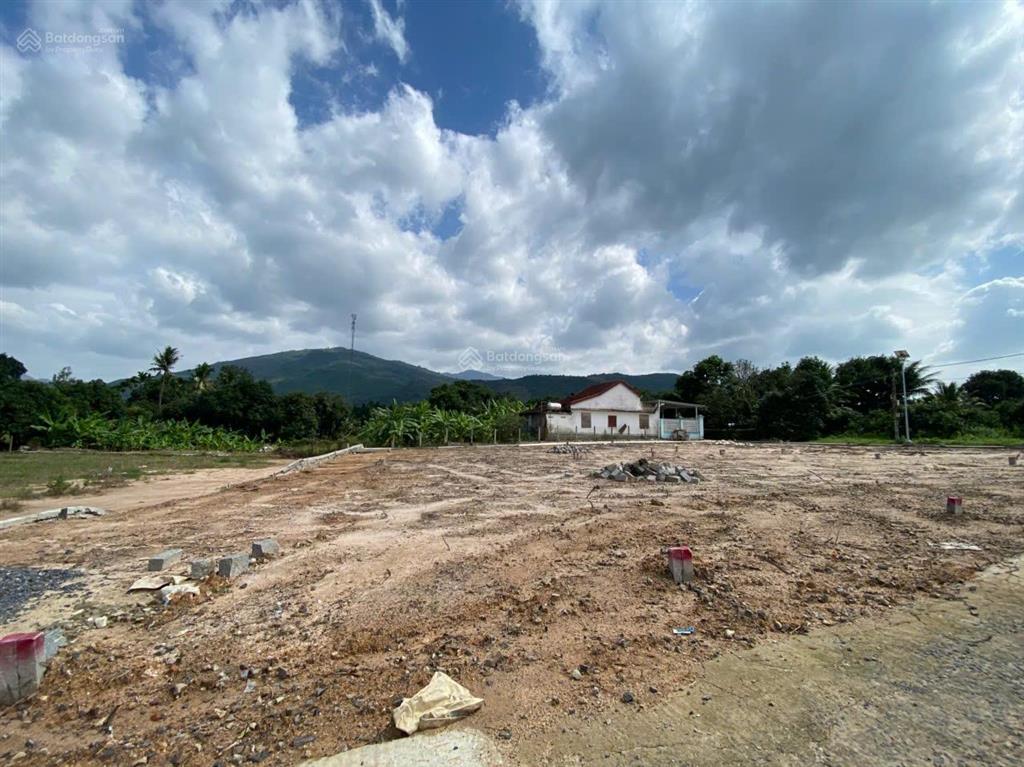 Bán cụm đất full thổ cư trong khu dân cư suối tân, giá chỉ hơn 700 triệu /lô