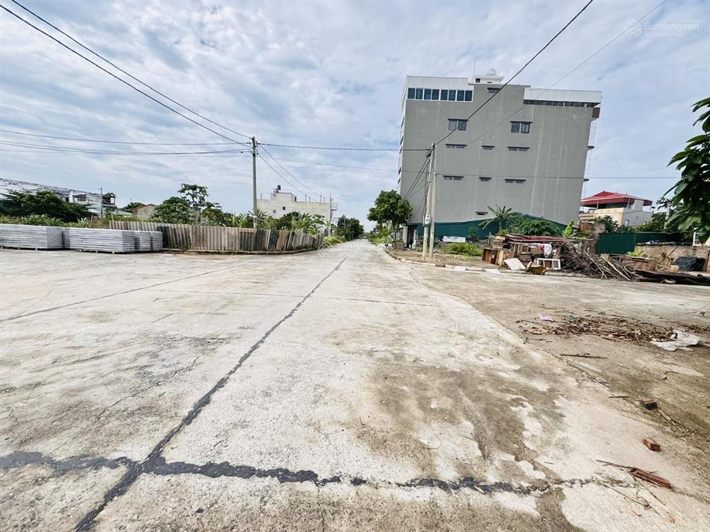 Hiếm  lô góc ô tô thông trung tâm trâu quỳ  56m² chỉ 8,1 tỷ