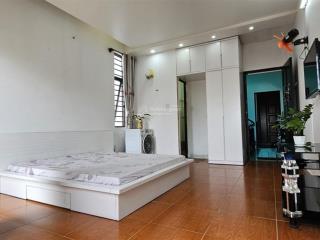 Cho thuê phòng ban công tầng 2 (thang bộ) 30m2 giá 5,2 triệu tại âu dương lân, p2, q8, hcm hot