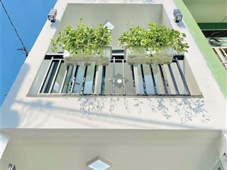 Nhà mới xây ngay huỳnh mẫn đạt, p2, quận 5. giá 3tỷ910. sổ sẵn, ôtô đậu tận cửa. dt 53,3m2(4,1x13m)