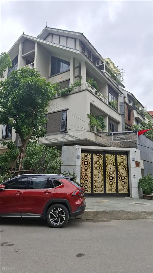 Bán gấp biệt thự 3 tầng  ngoại giao đoàn  147m2  25tỷ  0904 644 ***