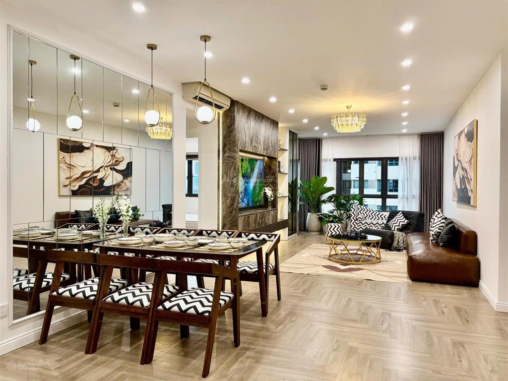 Chính chủ gửi bán gấp căn hộ 124m2 tại mulberry lane, hà đông, giá 65 triệu/m2. thiết kế 3ngủ, 2wc.