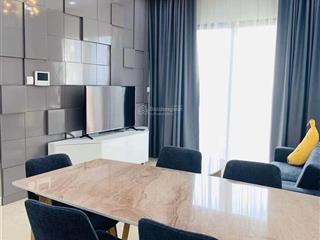 Chính chủ gửi bán gấp căn hộ vinhomes d'capitale,giá 120 triệu / m2, diện tích 70m2, 2pn, 2wc.