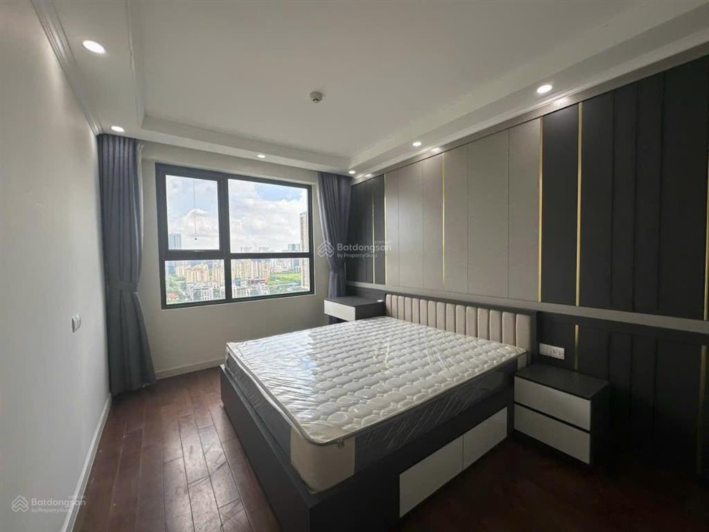 Chính chủ bán căn hộ chung cư siêu đẹp tại vinhomes d'capitale, 120 triệu/m2, 108m2, 3pn, 2wc
