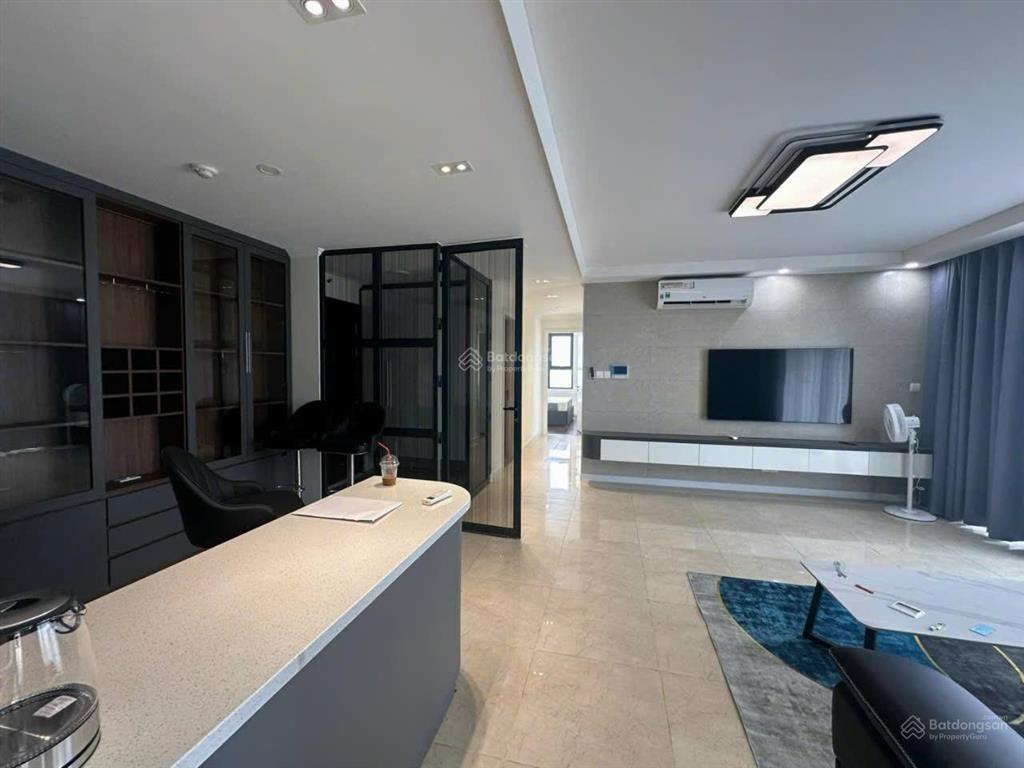Chính chủ bán căn hộ chung cư siêu đẹp tại vinhomes d'capitale, 120 triệu/m2, 108m2, 3pn, 2wc
