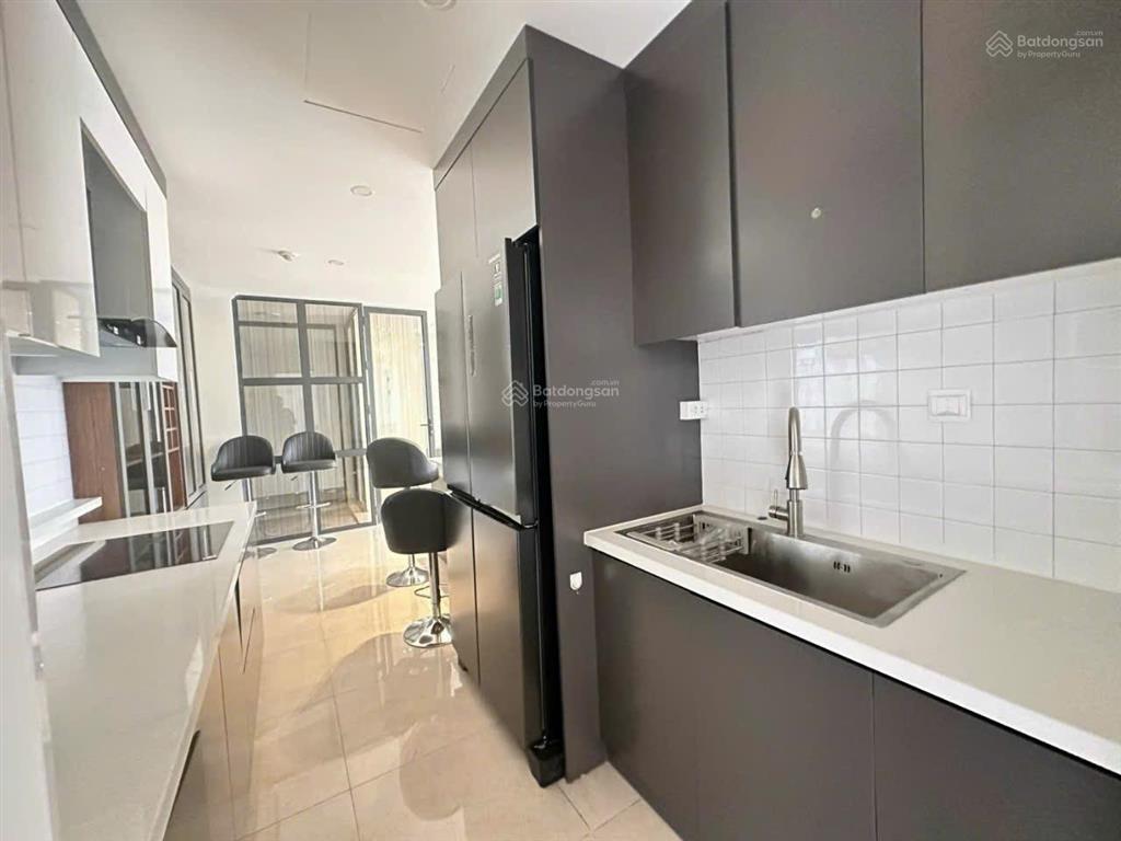 Chính chủ bán căn hộ chung cư siêu đẹp tại vinhomes d'capitale, 120 triệu/m2, 108m2, 3pn, 2wc