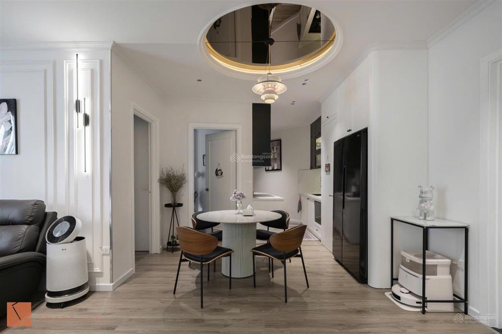 Em cần bán gấp căn hộ ecolife tây hồ, giá 100 tr/m2, diện tích 106.9m2, 3pn, 2wc, hướng bắc, nam
