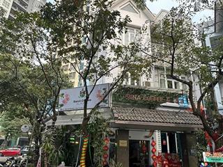 Cần bán biệt thự võng thị , dt 186m x2t mt 12m , sân rộng đẹp , lô góc hai mặt thoáng, ở cực sướng