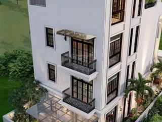 Biệt thự lô góc xuân thuỷ, 180m2x4t mt 18m, sân vườn, ô tô vào nhà, ngõ thông, ở cực sướng mát