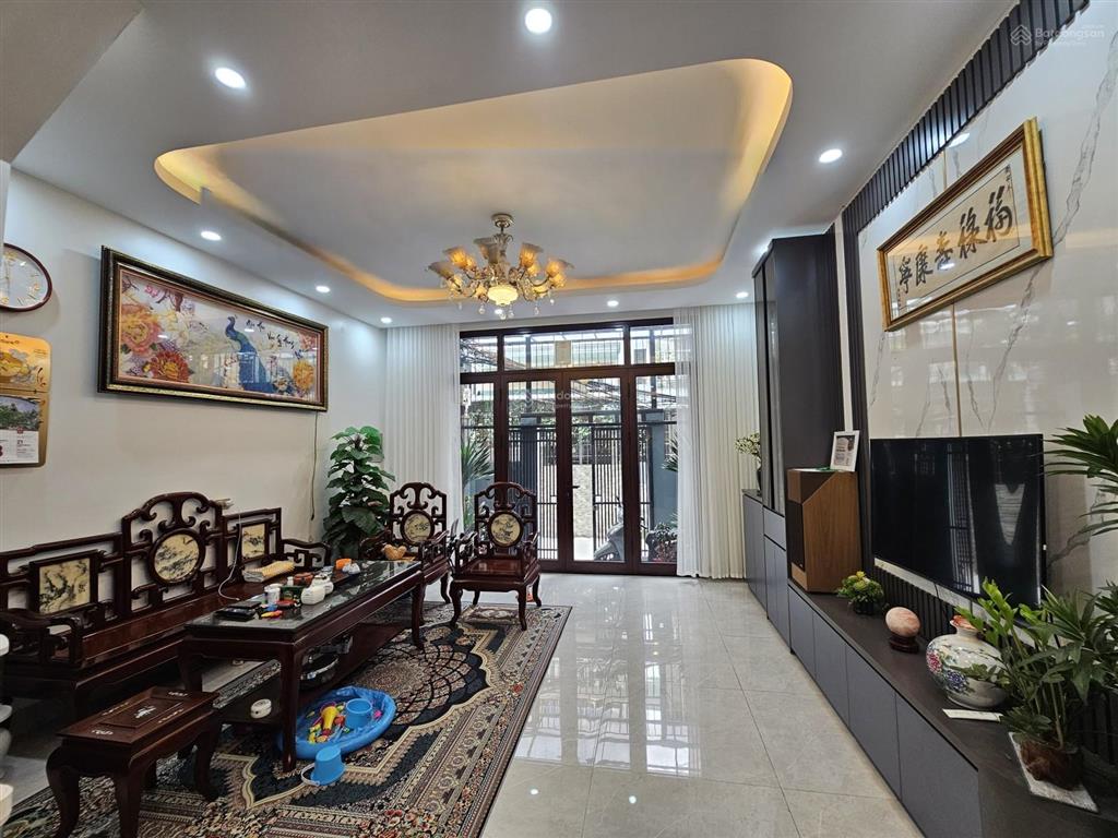 Chỉ 9 tỷ phân lô bùi huy bích, hoàng mai, 40m2 5t, mt 4m, ô tô, gần quận ủy, sổ vuông.0397 194 ***