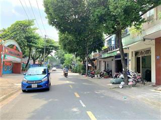 Nhà hầm + 5 lầu st, lũy bán bích giá chỉ 11.9tỷ tl chính chủ