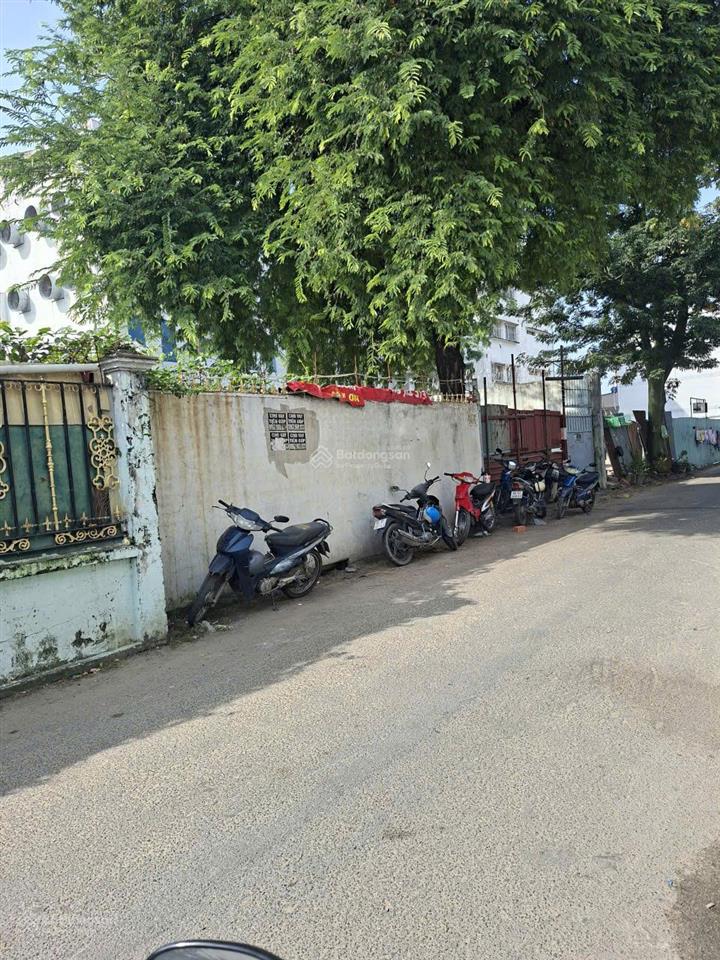 Bán lô đất 2 mt lớn ngay mtnb lũy bán bích dt 12x24m giá chỉ 21 tỷ tl