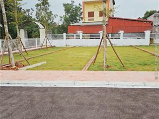 Lô góc 2 mặt tiền đất phú cát khu công nghệ cao hòa lạc giá rất tốt.