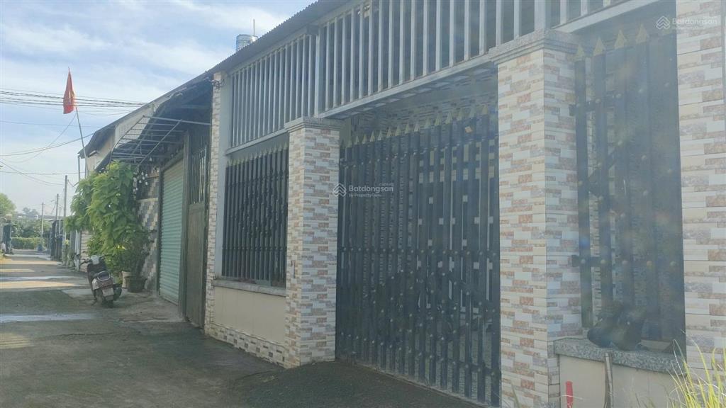 Bán đất 1.261m2 có 300m thổ  giá 7 tỷ 2 mặt tiền gần kcn bình sơn, hông khu đô thị stc long thành