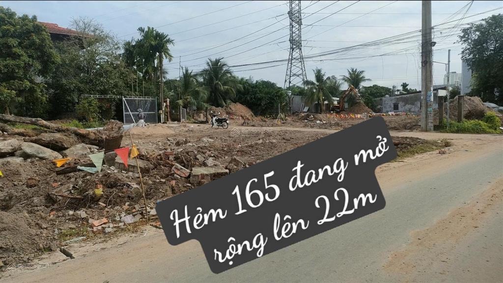 Nhà cấp 4 dt 102m có 80m² thổ cư  1 xoẹt hẻm 165  3 phút ra chợ văn hải  chỉ 2,5 tỷ.