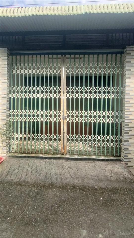 Nhà cấp 4 dt 102m có 80m² thổ cư  1 xoẹt hẻm 165  3 phút ra chợ văn hải  chỉ 2,5 tỷ.