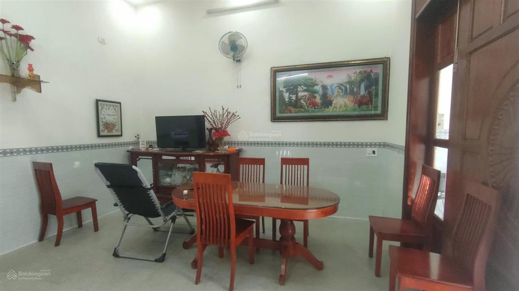 Nhà cấp 4 dt 102m có 80m² thổ cư  1 xoẹt hẻm 165  3 phút ra chợ văn hải  chỉ 2,5 tỷ.