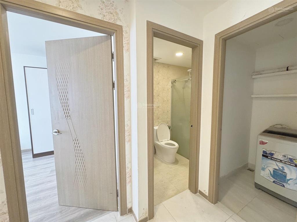 Bán căn hộ chung cư riva park, 5,5 tỷ ( bao phí)
dtich rộng 81,7 m2, giá ưu đãi