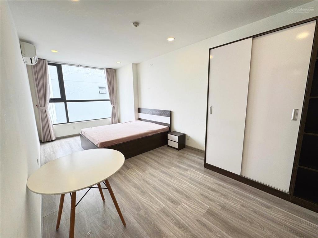 Bán căn hộ chung cư riva park, 5,5 tỷ ( bao phí)
dtich rộng 81,7 m2, giá ưu đãi