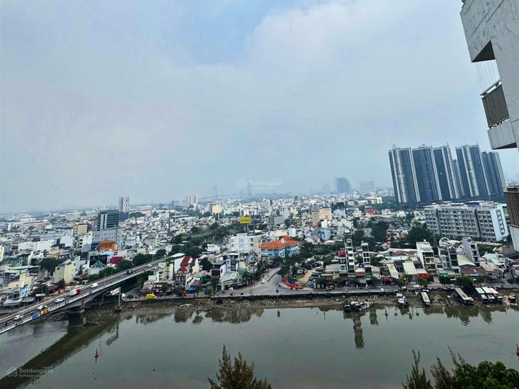 Bán căn hộ chung cư riva park, 5,5 tỷ ( bao phí)
dtich rộng 81,7 m2, giá ưu đãi