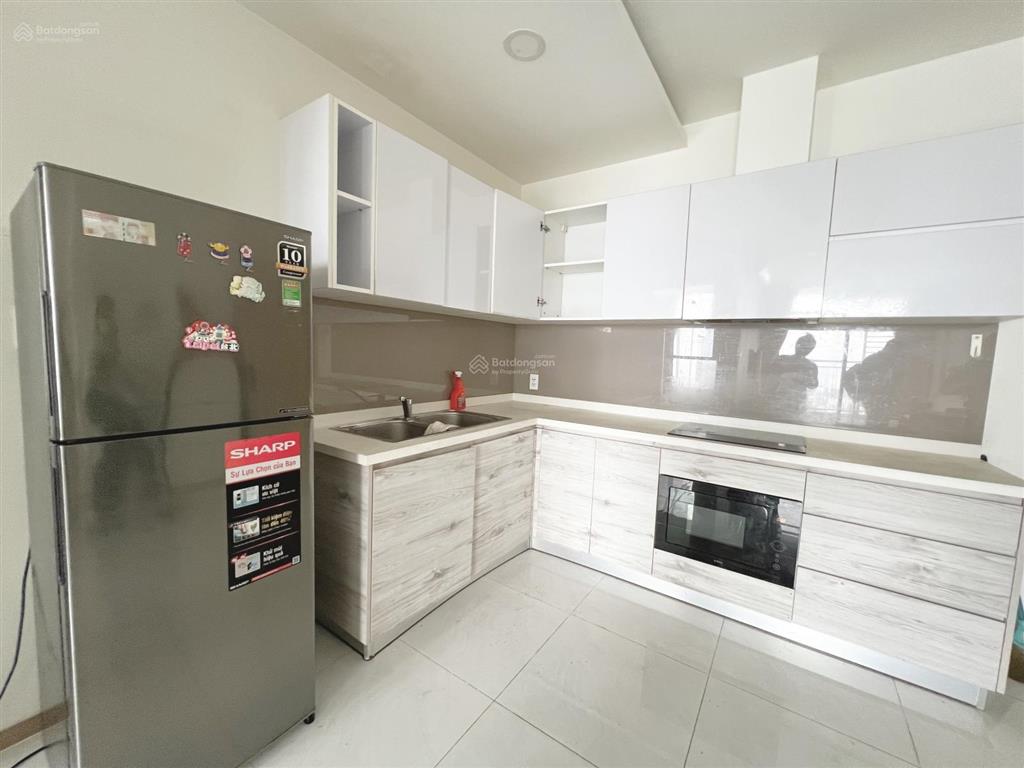 Bán căn hộ chung cư riva park, 5,5 tỷ ( bao phí)
dtich rộng 81,7 m2, giá ưu đãi