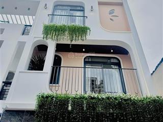 Chú hai cần bán gấp nhà cho con đi nước ngoài hẻm 5m đặng văn ngữ, p10, pn, 51m2, 3 tỷ 680, sẵn sổ