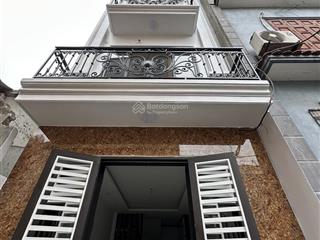 Bán căn nhà độc lập 5 tầng mới  2 mặt thoáng, ngõ ô tô đỗ cửa, phúc lợi, long biên