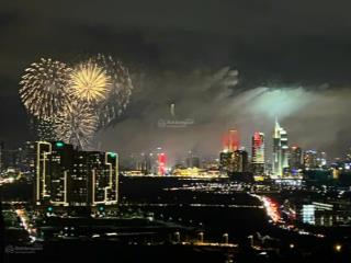 Bán căn hộ 2pn  tầng cao view pháo hoa