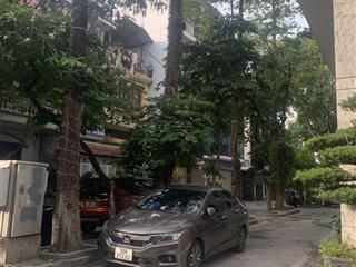 Bán nhà đường nguyễn văn cừ phân lô airlines, ô tô vào, view bầu trời, thang máy, 42m, chỉ 11tỷ75