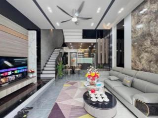 Chính chủ cần bán gấp căn nhà trần quang diệu  quận 3  đường xe hơi thông thoáng  sang tên ngay