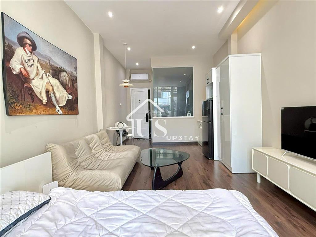 Trống sẵn căn hộ nằm mặt tiền có ban công thoáng đãng