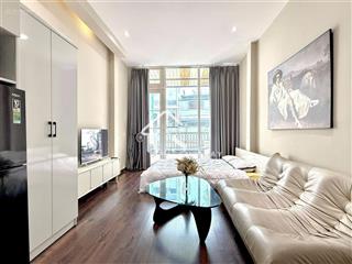 Trống sẵn căn hộ nằm mặt tiền có ban công thoáng đãng