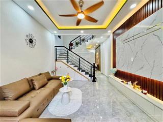 Chủ cần tiền nên bán gấp nhà đường khánh hội, p.1, q.4 dt 52 m2 giá 2 tỷ 390
