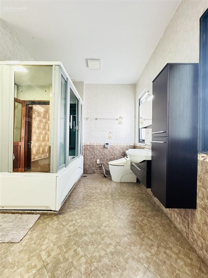 Bán villa ngang 7.8m x 18m 16 tỷ, 130m2, 6pn, 6wc, view đẹp tại đường ô tô số 21, p.8, gò vấp, hcm