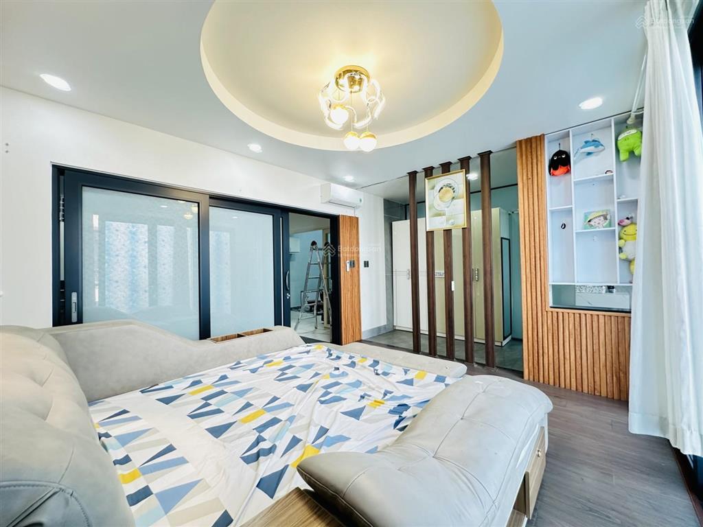 Bán villa ngang 7.8m x 18m 16 tỷ, 130m2, 6pn, 6wc, view đẹp tại đường ô tô số 21, p.8, gò vấp, hcm