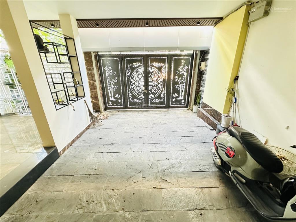Bán villa ngang 7.8m x 18m 16 tỷ, 130m2, 6pn, 6wc, view đẹp tại đường ô tô số 21, p.8, gò vấp, hcm