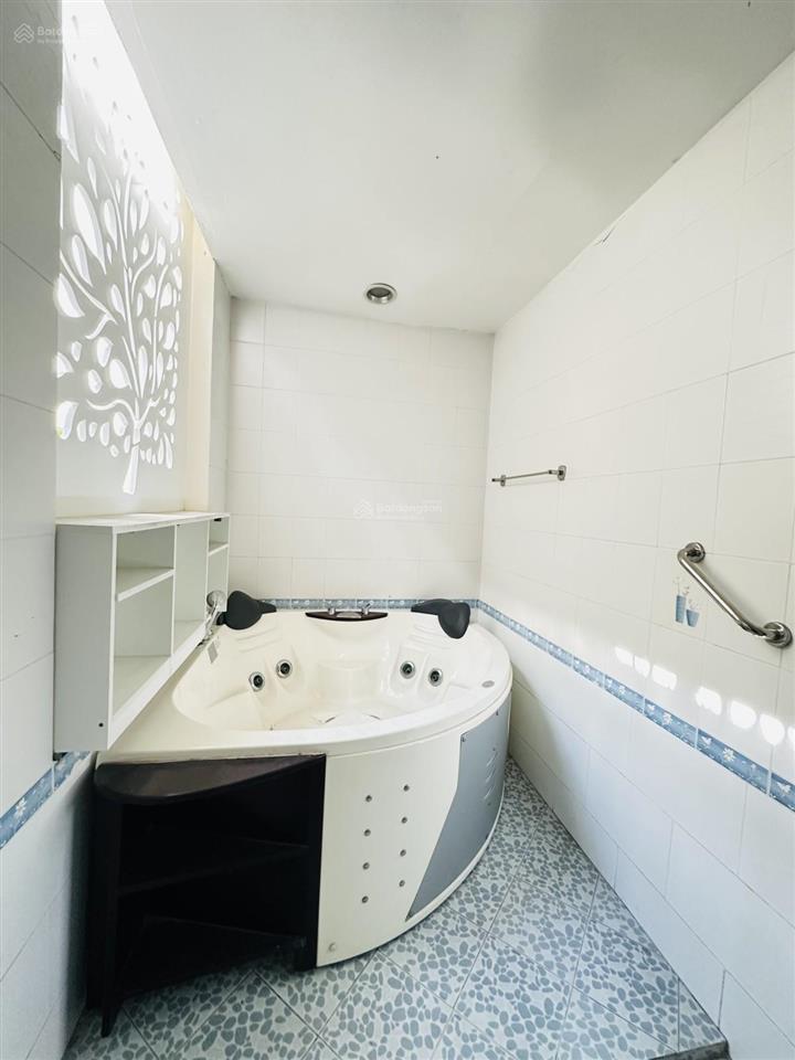 Bán villa ngang 7.8m x 18m 16 tỷ, 130m2, 6pn, 6wc, view đẹp tại đường ô tô số 21, p.8, gò vấp, hcm