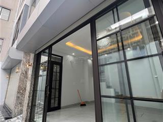 Nhà mới xây cạnh dsq hàn, gần công viên ngoại giao đoàn, 6 tầng có thang máy