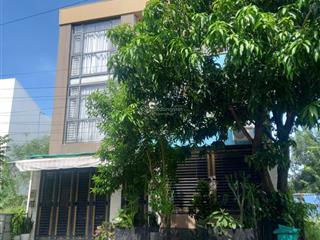 Nhà 3 tầng btct  mặt tiền siêu hiếm  q.9  dt ( 5 x 19m )  ôto ngủ nhà  hxh  chỉ 10 tỷ