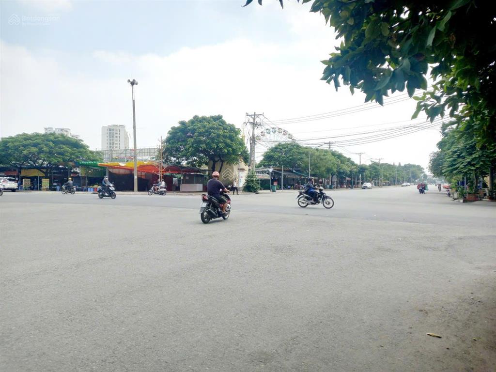 Chủ ngộp bank bán gấp  sở hữu shophouse an sương plaza  100m2  4 tầng  chỉ 14,8 tỷ thương lượng