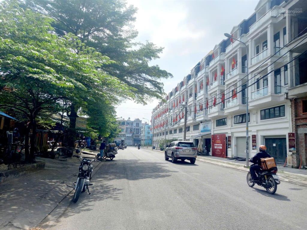 Chủ ngộp bank bán gấp  sở hữu shophouse an sương plaza  100m2  4 tầng  chỉ 14,8 tỷ thương lượng