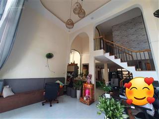 Bán gấp biệt thự sân vườn kiểu cổ  2 tầng  dt 120m2  hoàn công đầy đủ  hxh  giá ngộp chỉ 8tỷ9