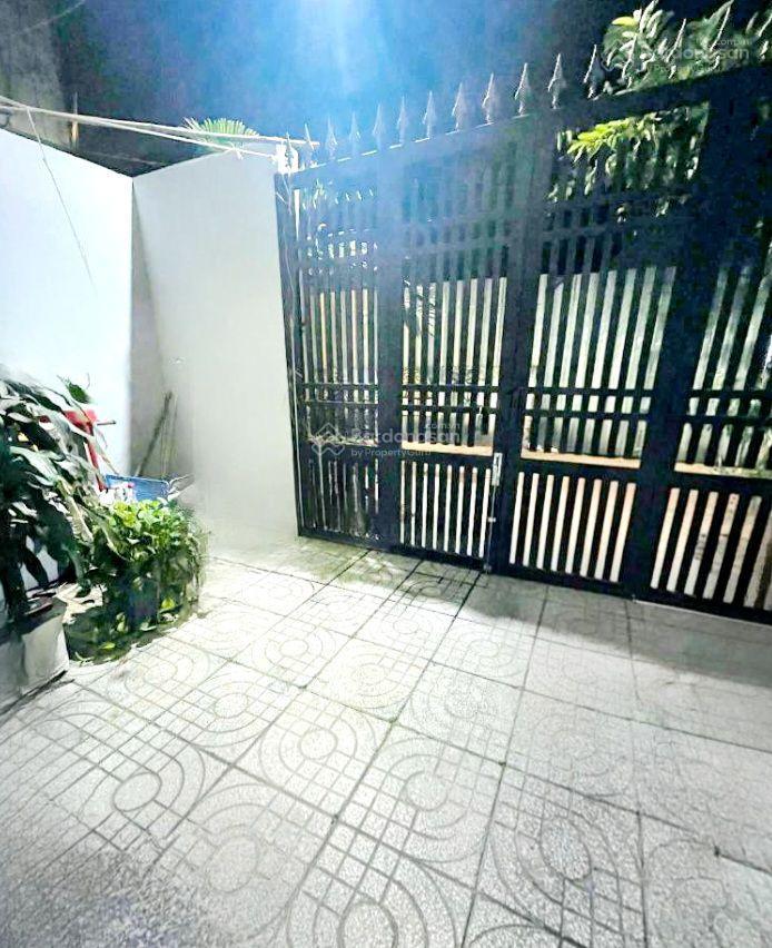 Bán nhà tân phú  3 tầng btct  dt  90m2  ngang khủng 5m  hxh thông ngay aeon mall  nhỉnh 10 tỷ