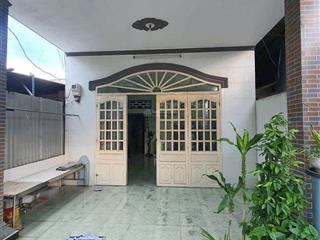 Nhà cạnh trường học đông chiêu sổ hồng riêng 100m2 giá chỉ nhỉnh 3 đồng.